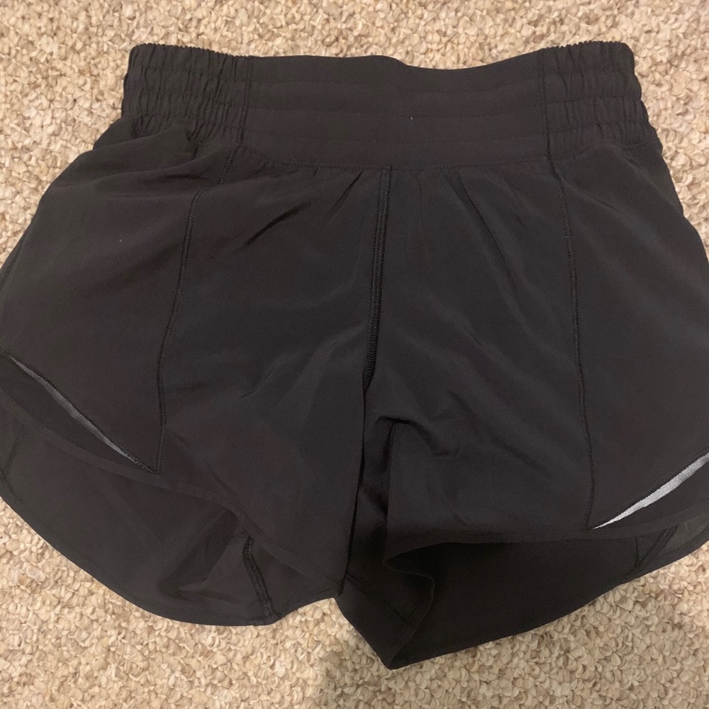lululemon hotty hot shorts size 2